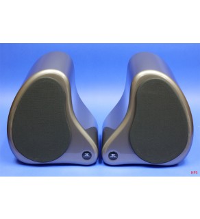 Ensemble Ondiva loudspeakers with stands