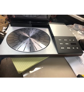 Bang & Olufsen 8002 turntable 