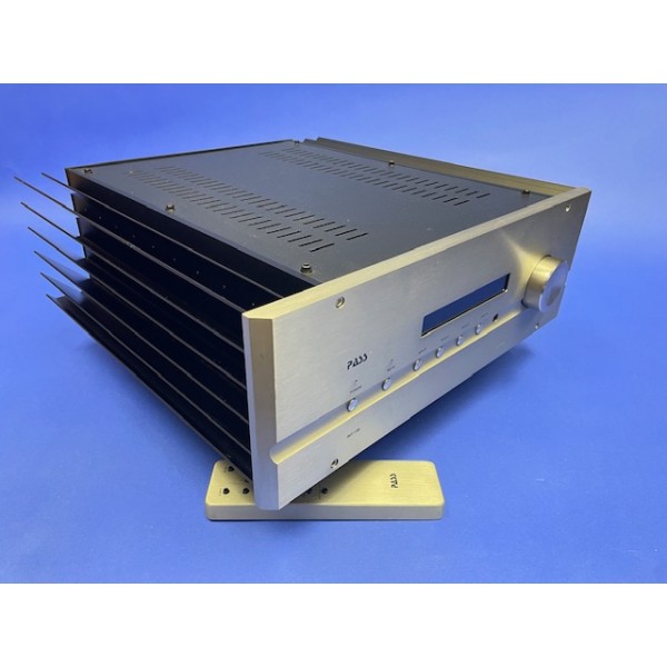 Pass Labs INT150 center channels Speakers