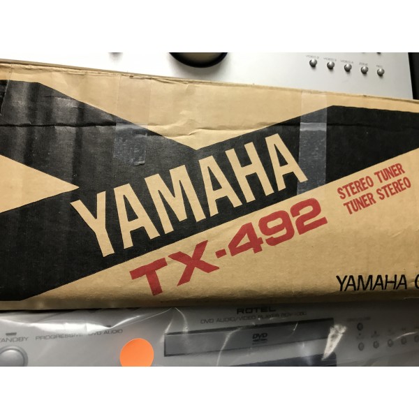 Yamaha TX-492 AM/FM tuner - Tuners
